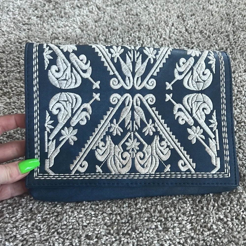 Urban expressions embroidered clutch crossbody pu leather set of two euc boho - Picture 7 of 10